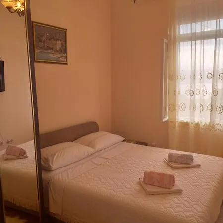 Mari Apartment *